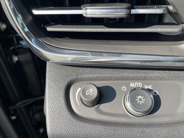 new 2025 Buick Envista car, priced at $26,625