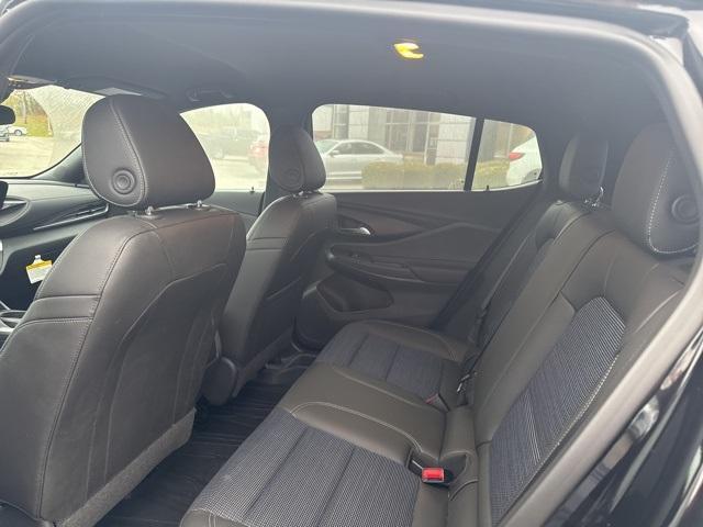 new 2025 Buick Envista car, priced at $24,125