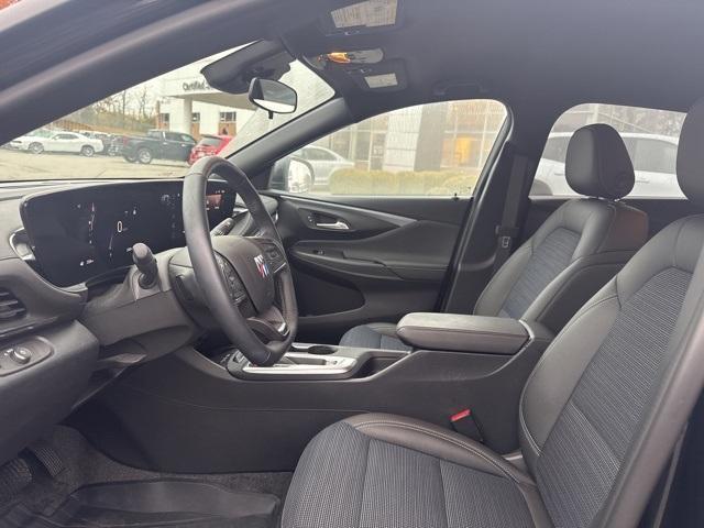 new 2025 Buick Envista car, priced at $24,125