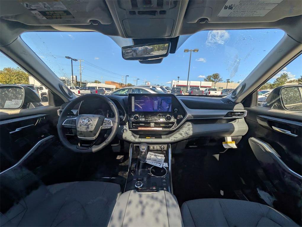 new 2025 Toyota Highlander car, priced at $54,220