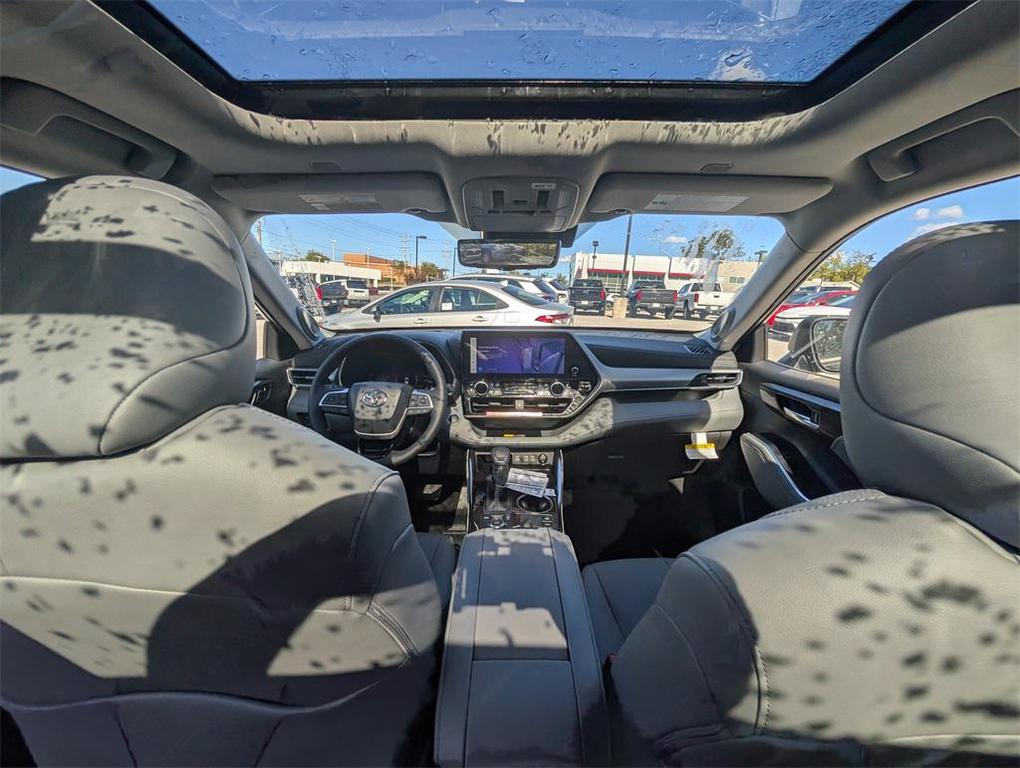 new 2025 Toyota Highlander car, priced at $54,220