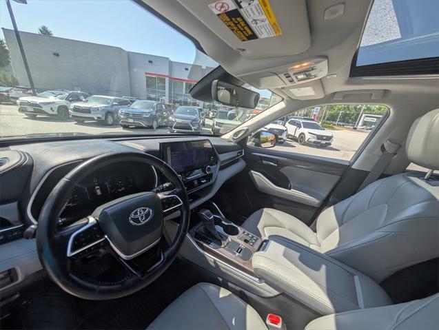 used 2023 Toyota Highlander Hybrid car, priced at $40,988