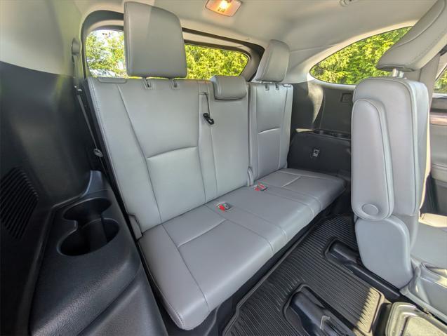 used 2023 Toyota Highlander Hybrid car, priced at $40,988