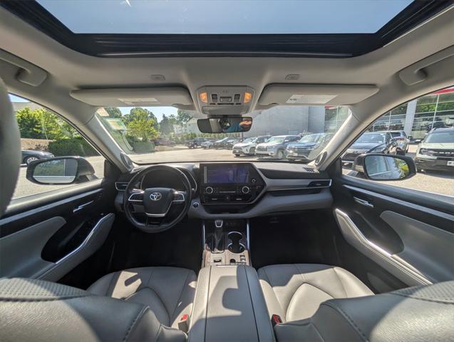 used 2023 Toyota Highlander Hybrid car, priced at $40,988