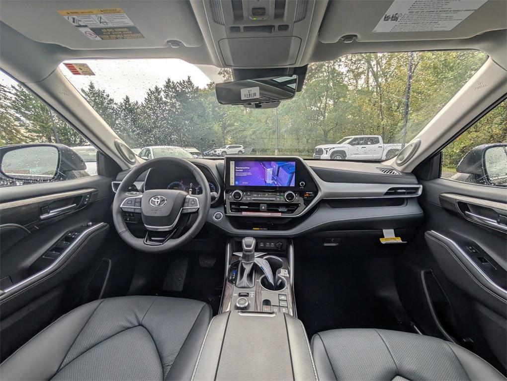 new 2025 Toyota Highlander car, priced at $54,220