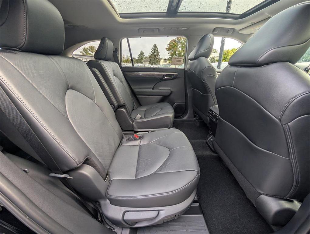 new 2025 Toyota Highlander car, priced at $54,220