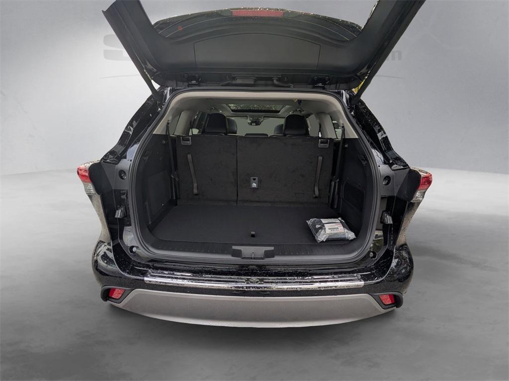 new 2025 Toyota Highlander car, priced at $54,220