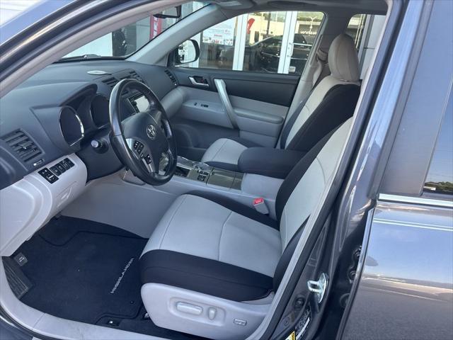 used 2013 Toyota Highlander car, priced at $14,488