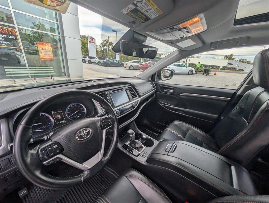used 2019 Toyota Highlander car, priced at $24,988