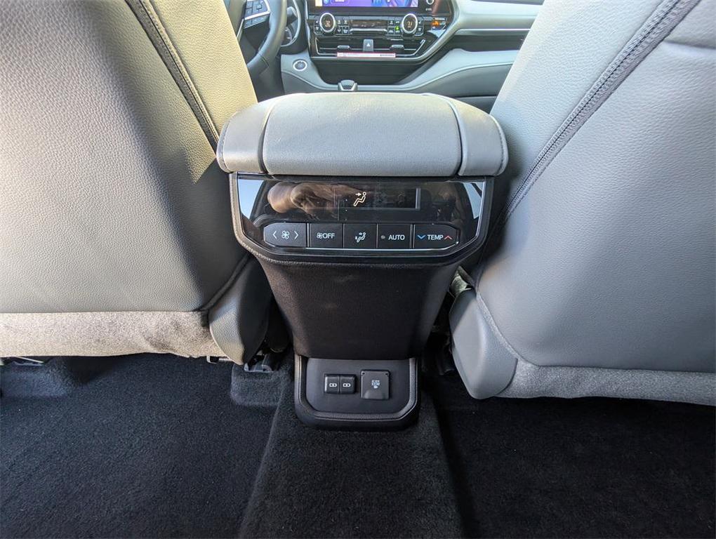 new 2025 Toyota Highlander car, priced at $52,353