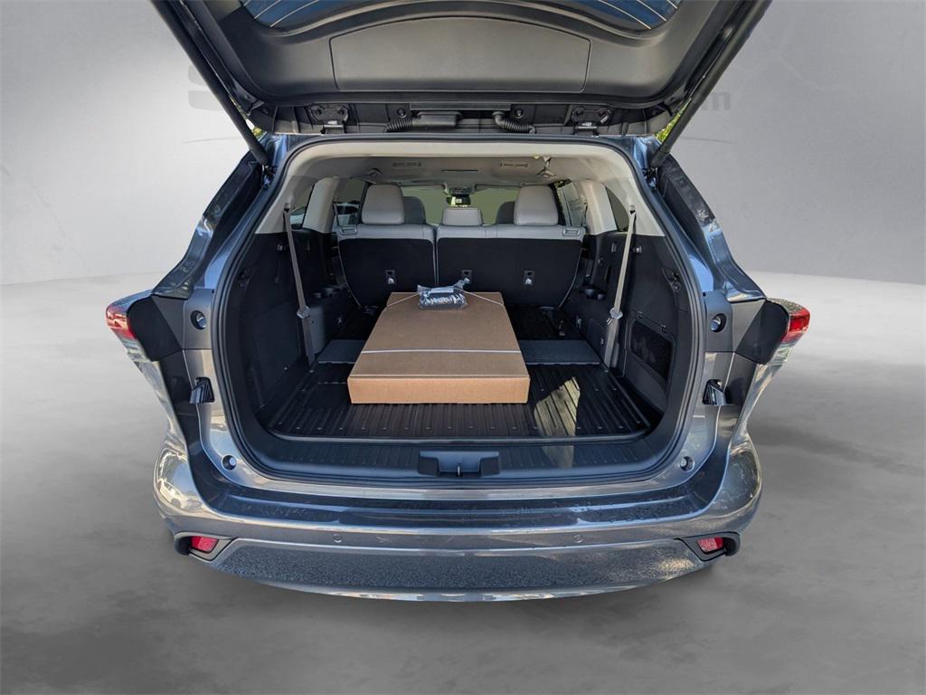 new 2025 Toyota Highlander car, priced at $52,353