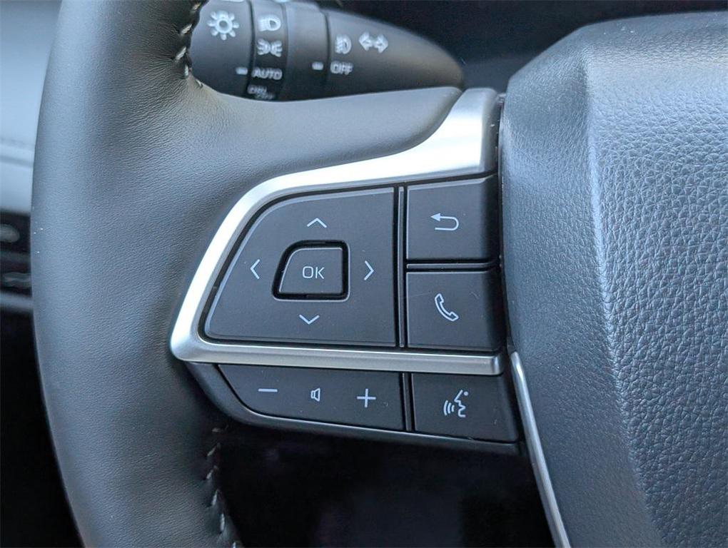 new 2025 Toyota Highlander car, priced at $52,353