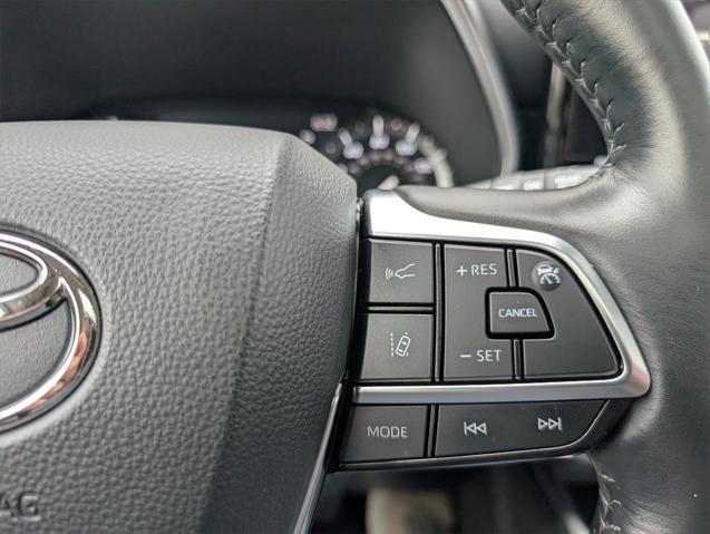 used 2021 Toyota Highlander car, priced at $37,788