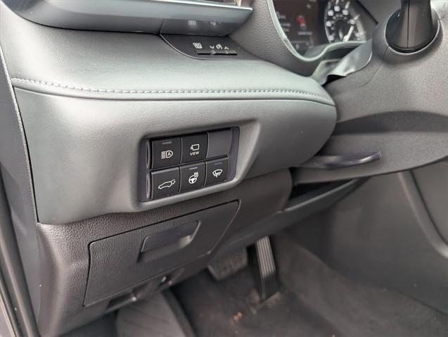 used 2021 Toyota Highlander car, priced at $37,788