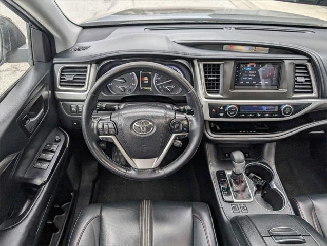 used 2019 Toyota Highlander car, priced at $26,288