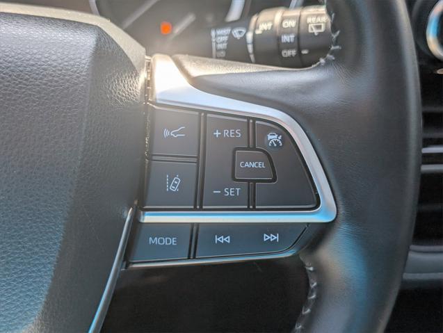 used 2022 Toyota Highlander car, priced at $35,988