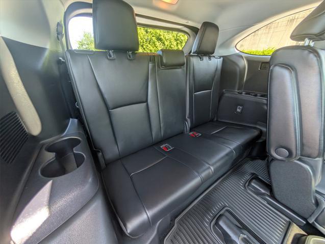 used 2022 Toyota Highlander car, priced at $35,988