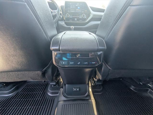used 2022 Toyota Highlander car, priced at $35,988
