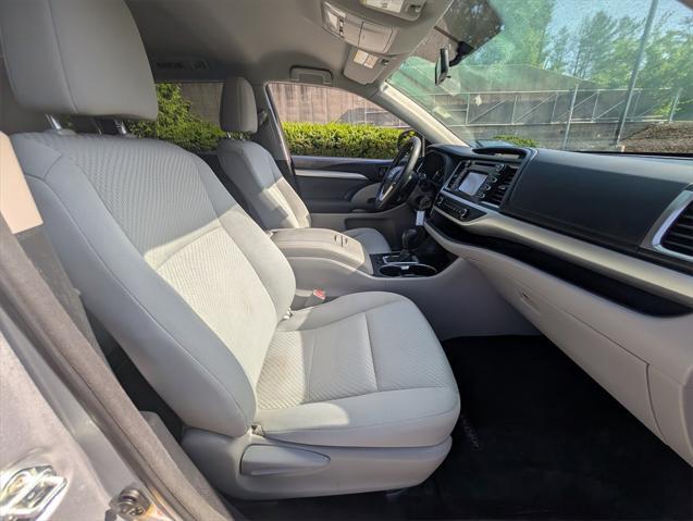 used 2014 Toyota Highlander car, priced at $15,980