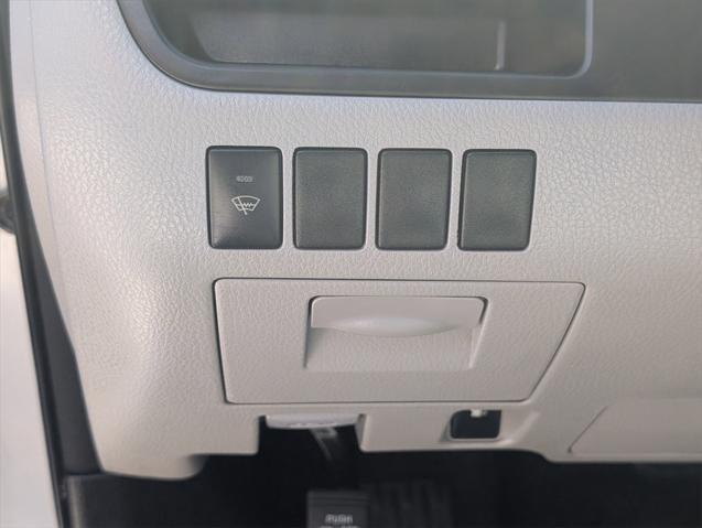 used 2014 Toyota Highlander car, priced at $15,980