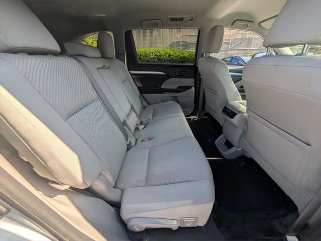 used 2014 Toyota Highlander car, priced at $15,980
