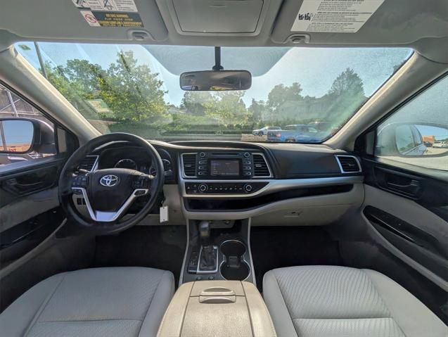 used 2014 Toyota Highlander car, priced at $15,980