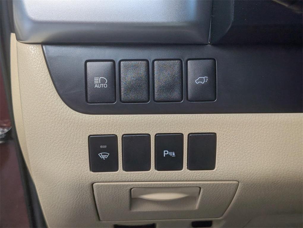 used 2019 Toyota Highlander Hybrid car, priced at $20,588