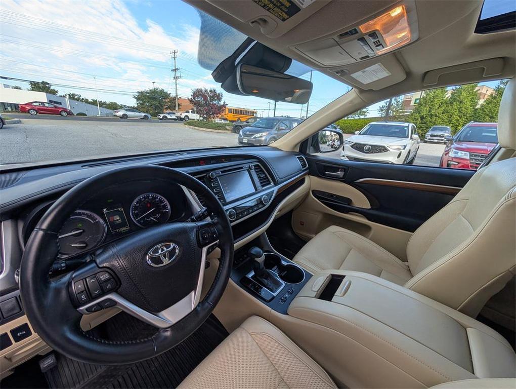 used 2019 Toyota Highlander Hybrid car, priced at $20,588