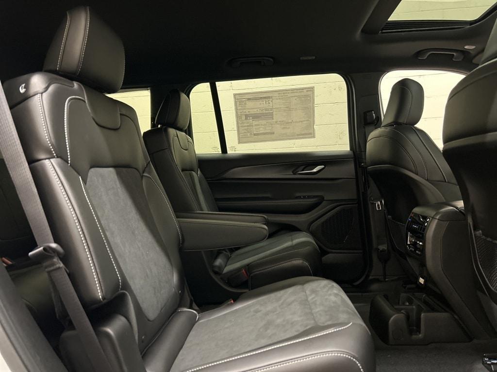 new 2025 Jeep Grand Cherokee L car, priced at $44,208