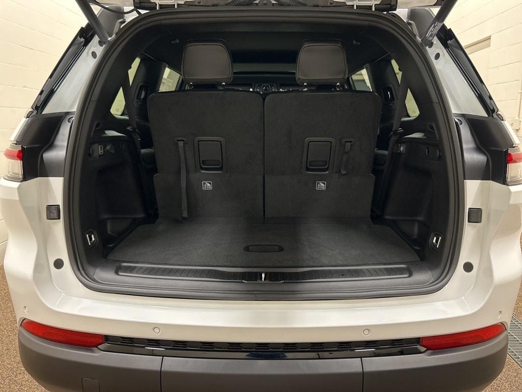 new 2025 Jeep Grand Cherokee L car, priced at $44,208