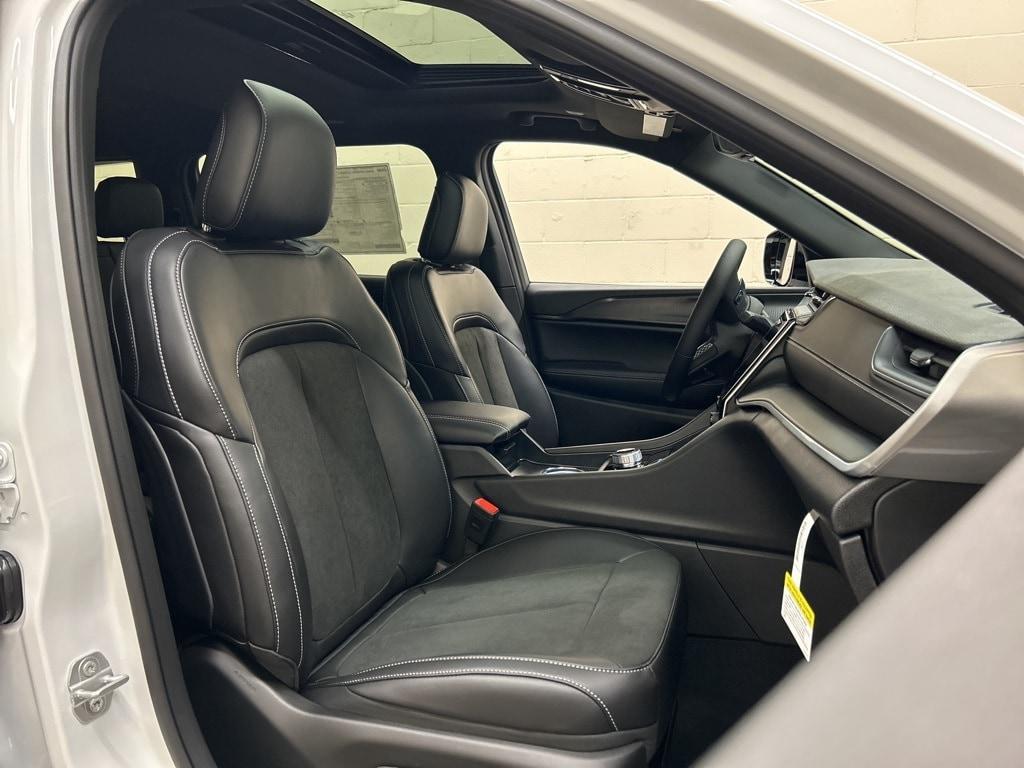 new 2025 Jeep Grand Cherokee L car, priced at $44,208