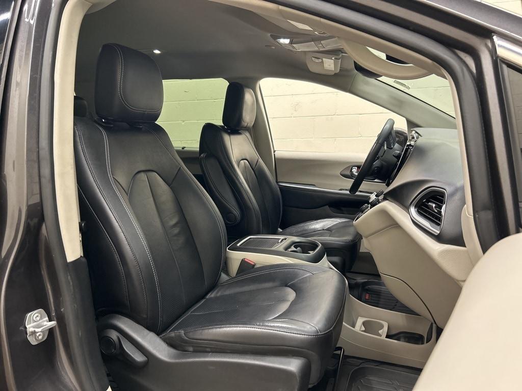 used 2022 Chrysler Pacifica car, priced at $22,000