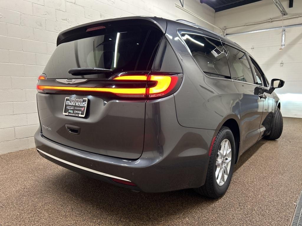 used 2022 Chrysler Pacifica car, priced at $22,000
