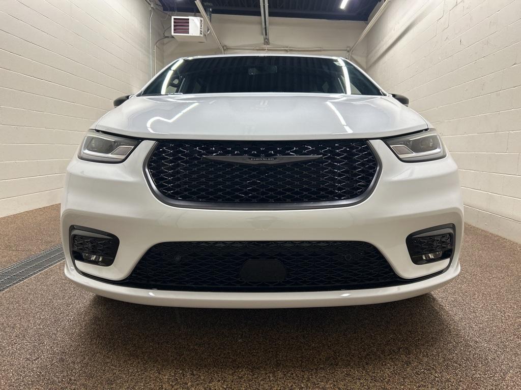 new 2026 Chrysler Pacifica car, priced at $40,097