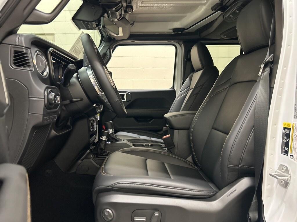new 2025 Jeep Wrangler car, priced at $53,338