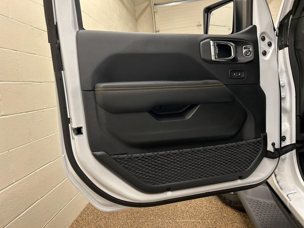 new 2025 Jeep Wrangler car, priced at $53,338