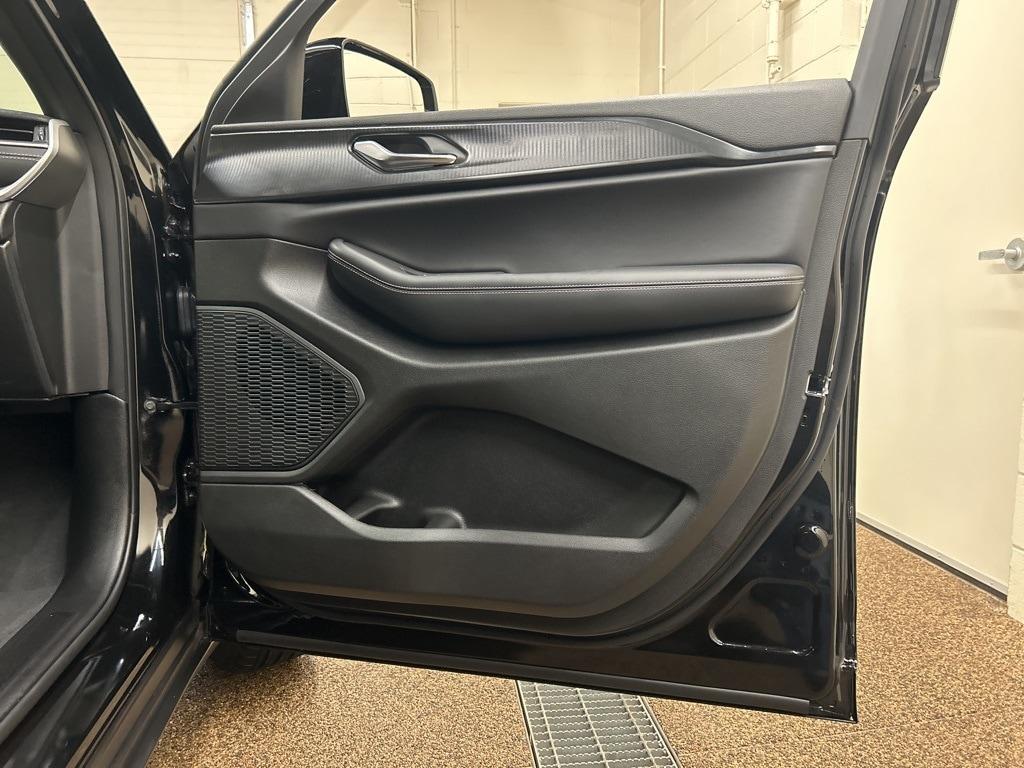 new 2025 Jeep Grand Cherokee L car, priced at $44,866