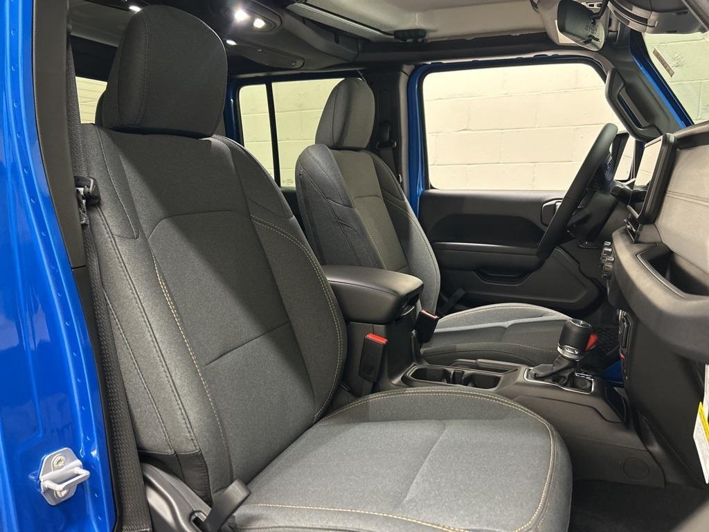 new 2026 Jeep Gladiator car, priced at $48,737