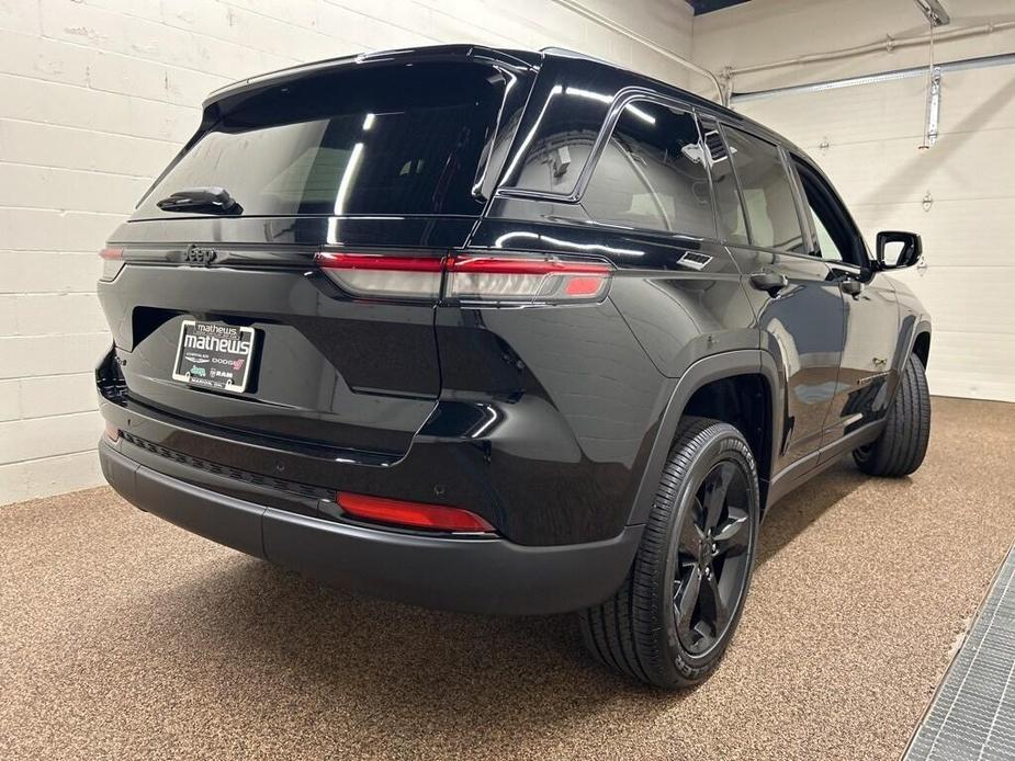 new 2024 Jeep Grand Cherokee car, priced at $44,289