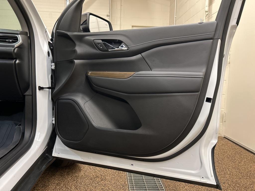 used 2023 GMC Acadia car, priced at $28,000