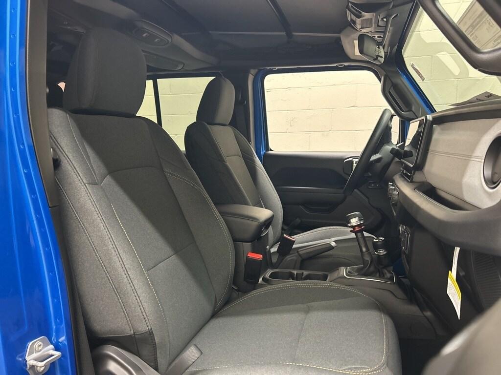 new 2025 Jeep Wrangler car