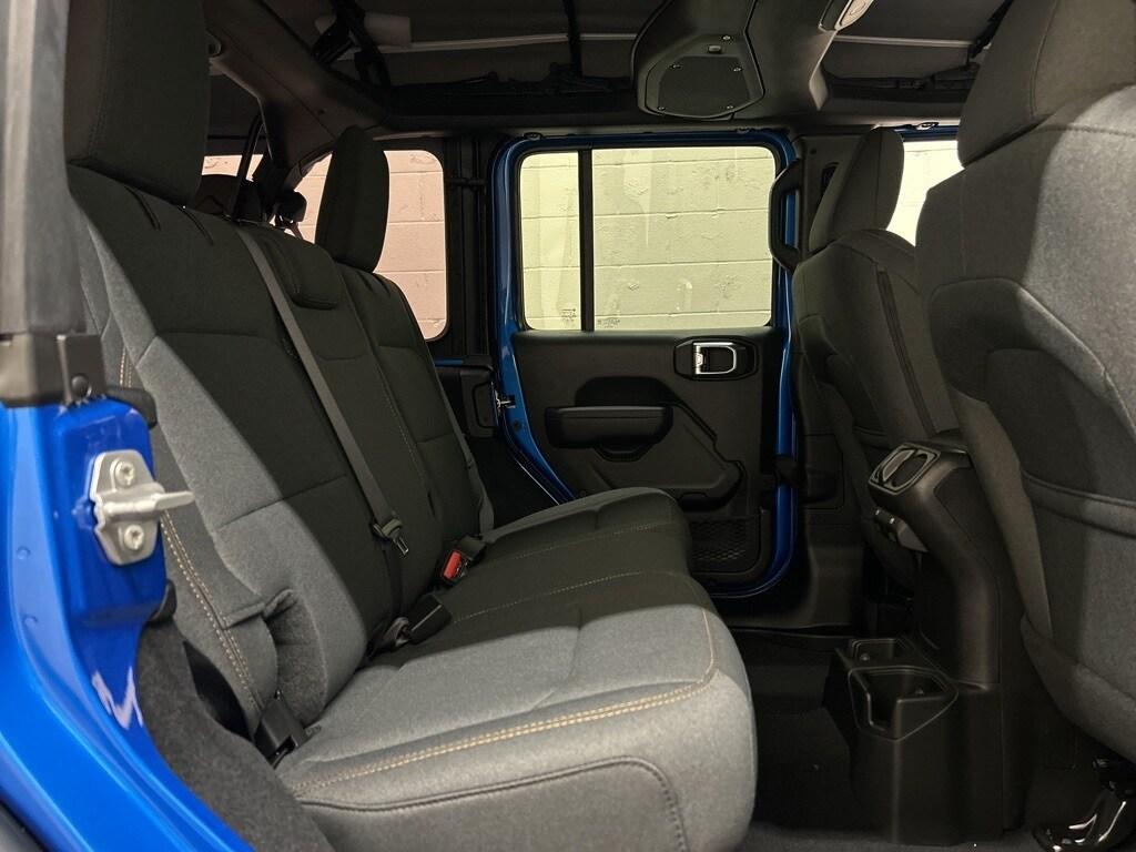 new 2025 Jeep Wrangler car