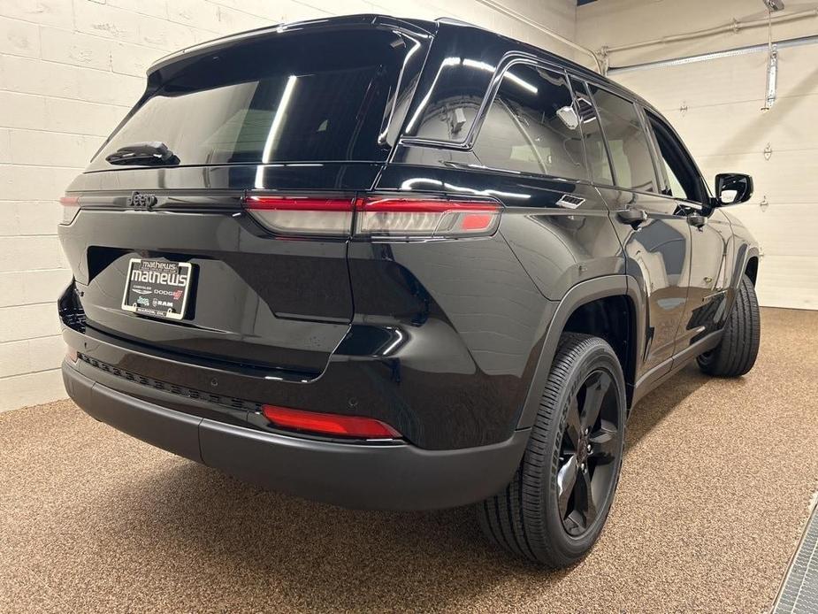 new 2024 Jeep Grand Cherokee car, priced at $43,423