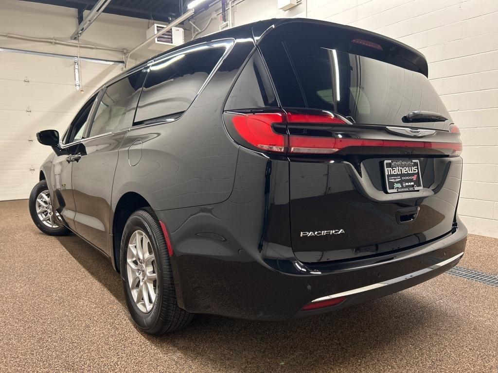 new 2025 Chrysler Pacifica car, priced at $41,311