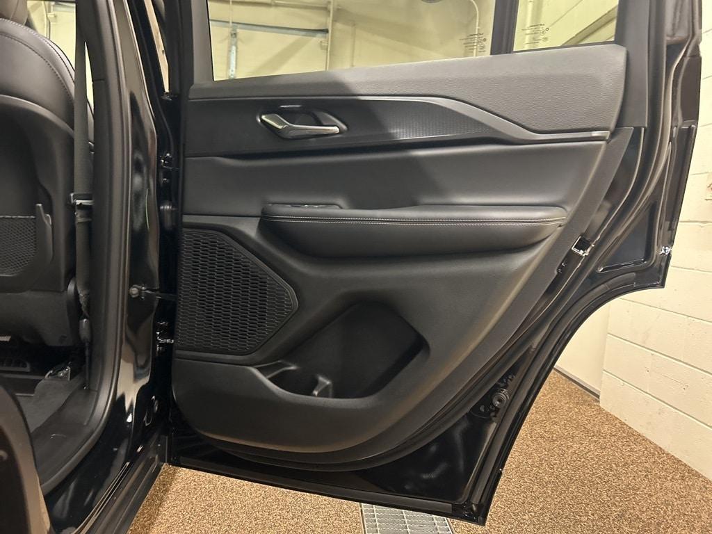 new 2025 Jeep Grand Cherokee car, priced at $43,354