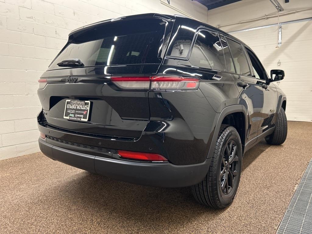 new 2025 Jeep Grand Cherokee car, priced at $43,354