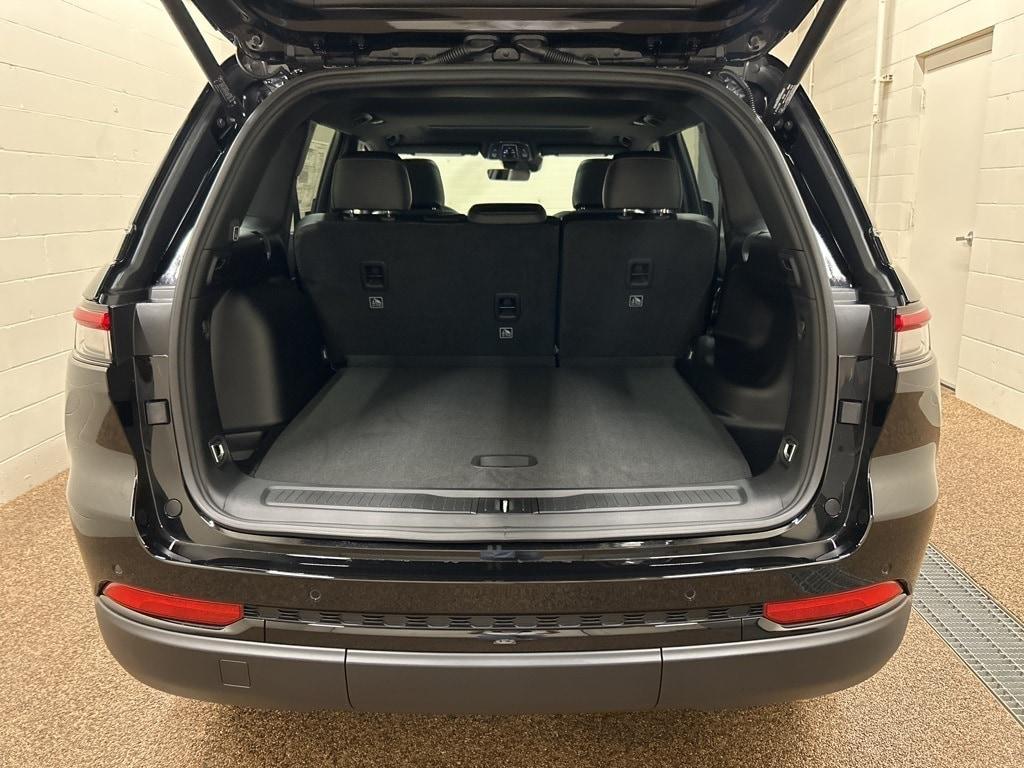 new 2025 Jeep Grand Cherokee car, priced at $43,354