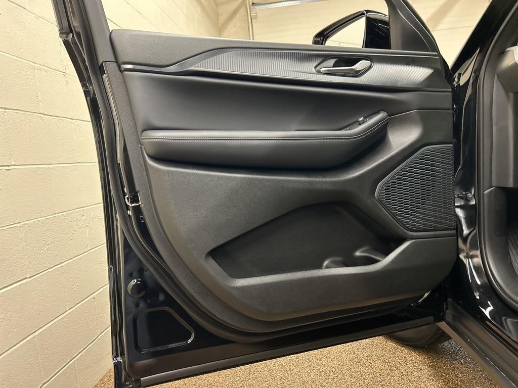 new 2025 Jeep Grand Cherokee car, priced at $43,354