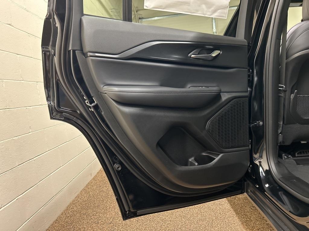 new 2025 Jeep Grand Cherokee car, priced at $43,354