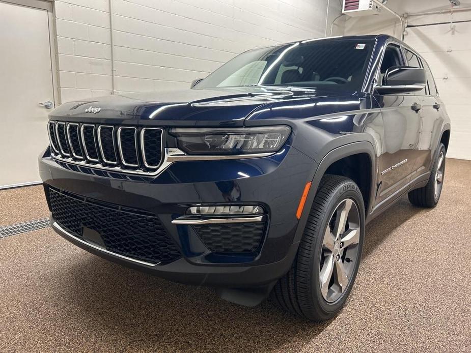 new 2024 Jeep Grand Cherokee car, priced at $46,178